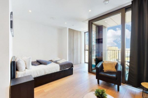 Superb Studio in Greenwich with balcony & roof top